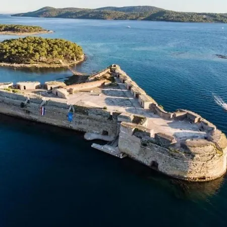 Ivana Sibenik, * Brodarica (Sibenik-Knin)