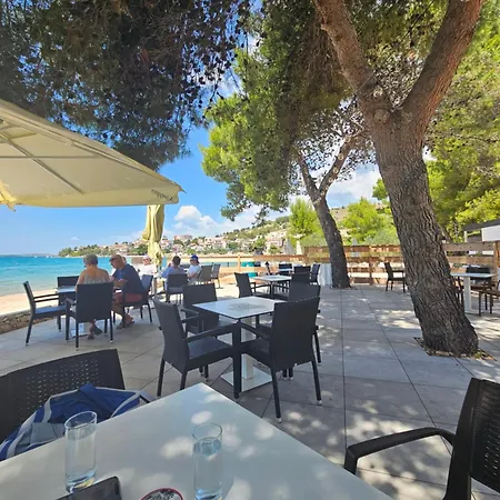 Ivana Sibenik, * Brodarica (Sibenik-Knin)