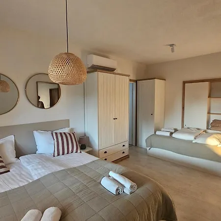 Ivana Sibenik, Brodarica (Sibenik-Knin)