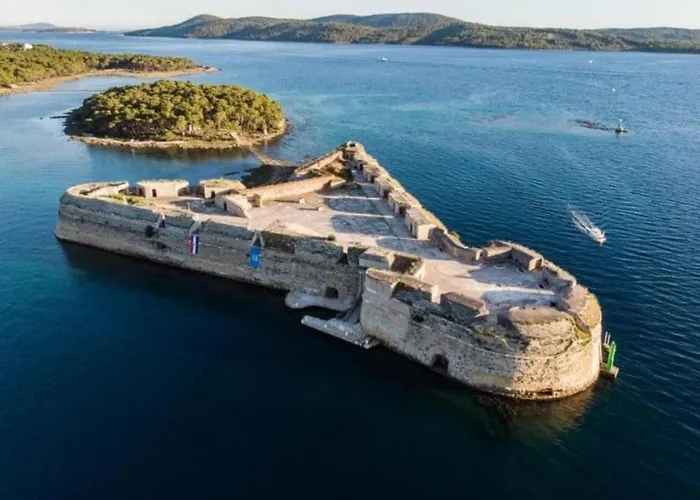 Ivana Sibenik, * Brodarica (Sibenik-Knin)