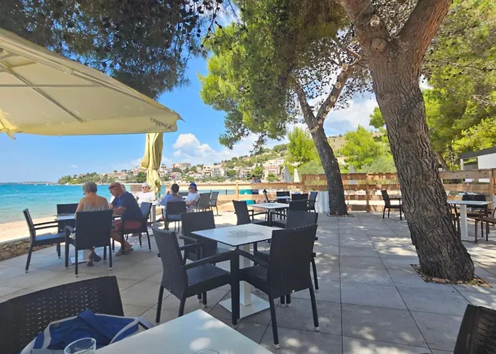 Ivana Sibenik, * Brodarica (Sibenik-Knin)